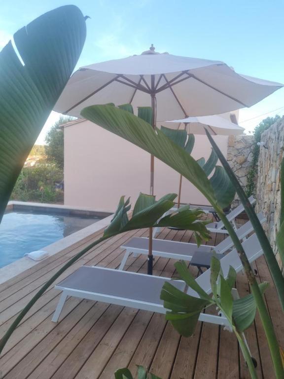 אוליאולה Villa Manoa מראה חיצוני תמונה